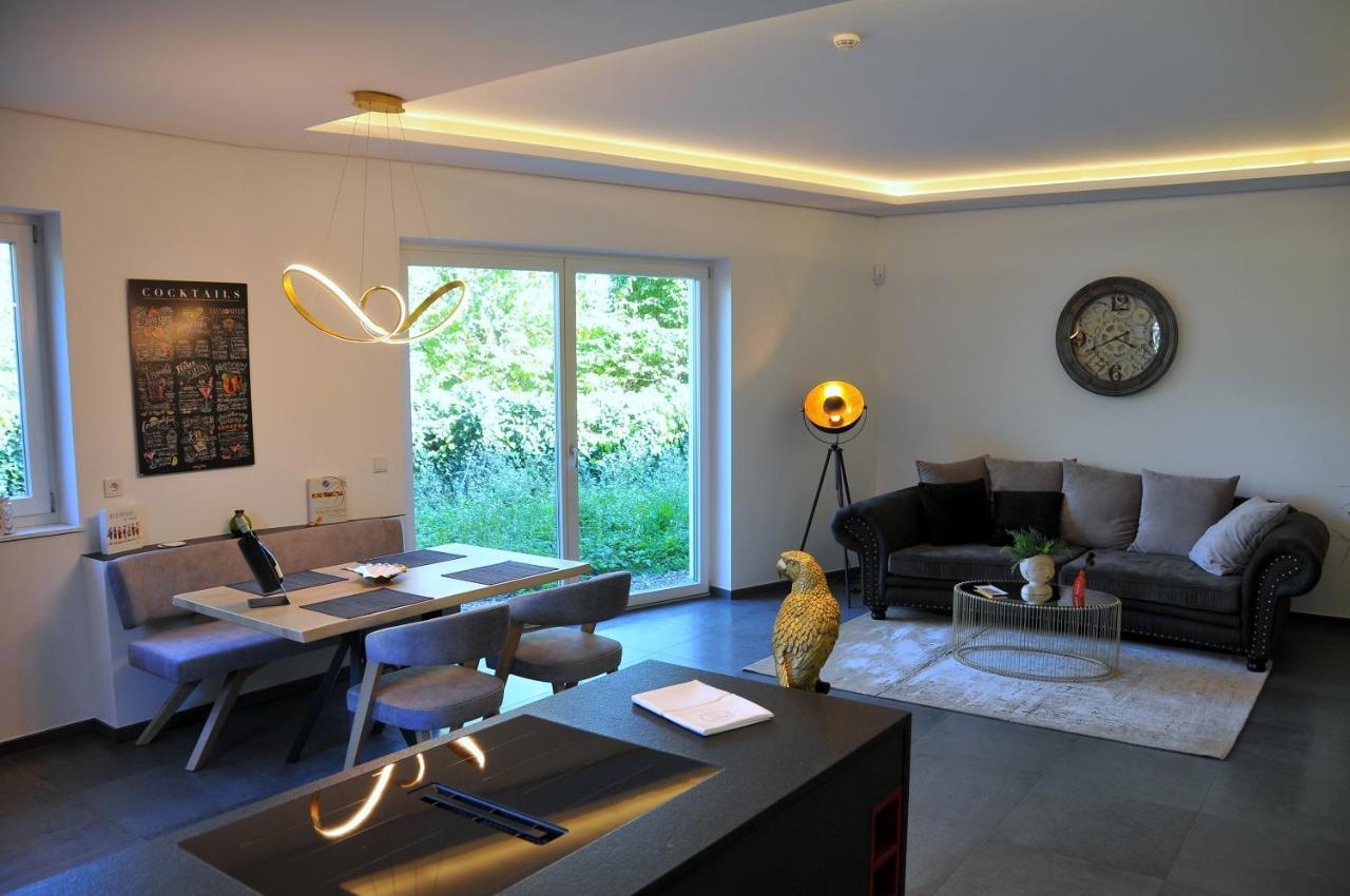 Ruhige Ferienwohnung Mit Garten Und Garage In Privatvilla مارلينغو المظهر الخارجي الصورة