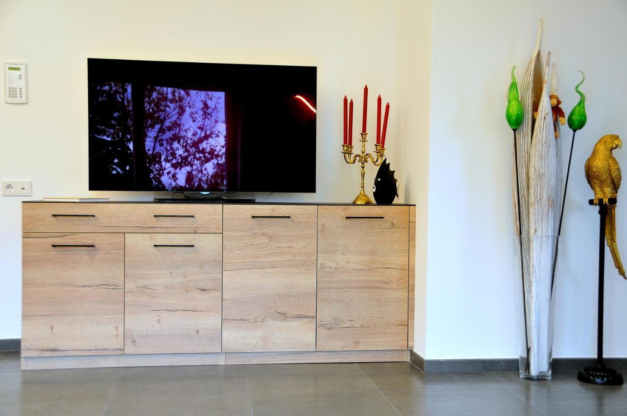 Ruhige Ferienwohnung Mit Garten Und Garage In Privatvilla مارلينغو المظهر الخارجي الصورة