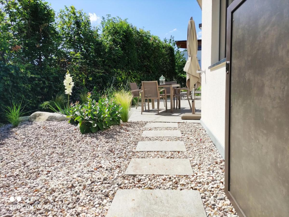 Ruhige Ferienwohnung Mit Garten Und Garage In Privatvilla مارلينغو المظهر الخارجي الصورة